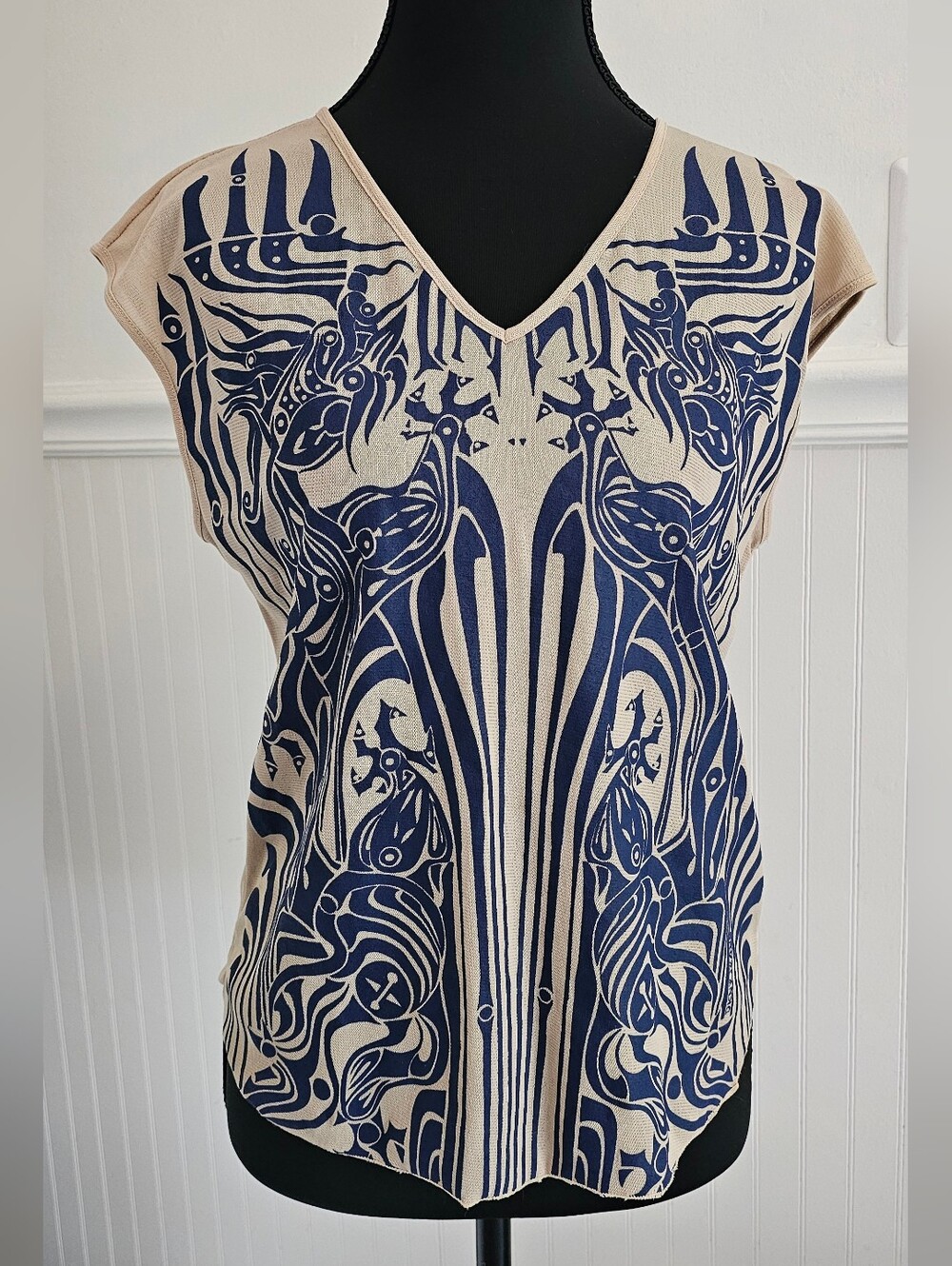 DKNY Jeans Beige & Navy Tribal Art Nouveau Printed V-Neck Women's Mesh Top -L